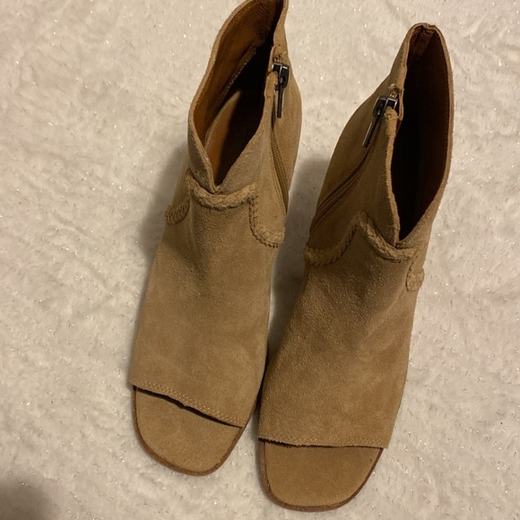New Lucky Brand peep toe wedge booties size 8M - Picture 1 of 9